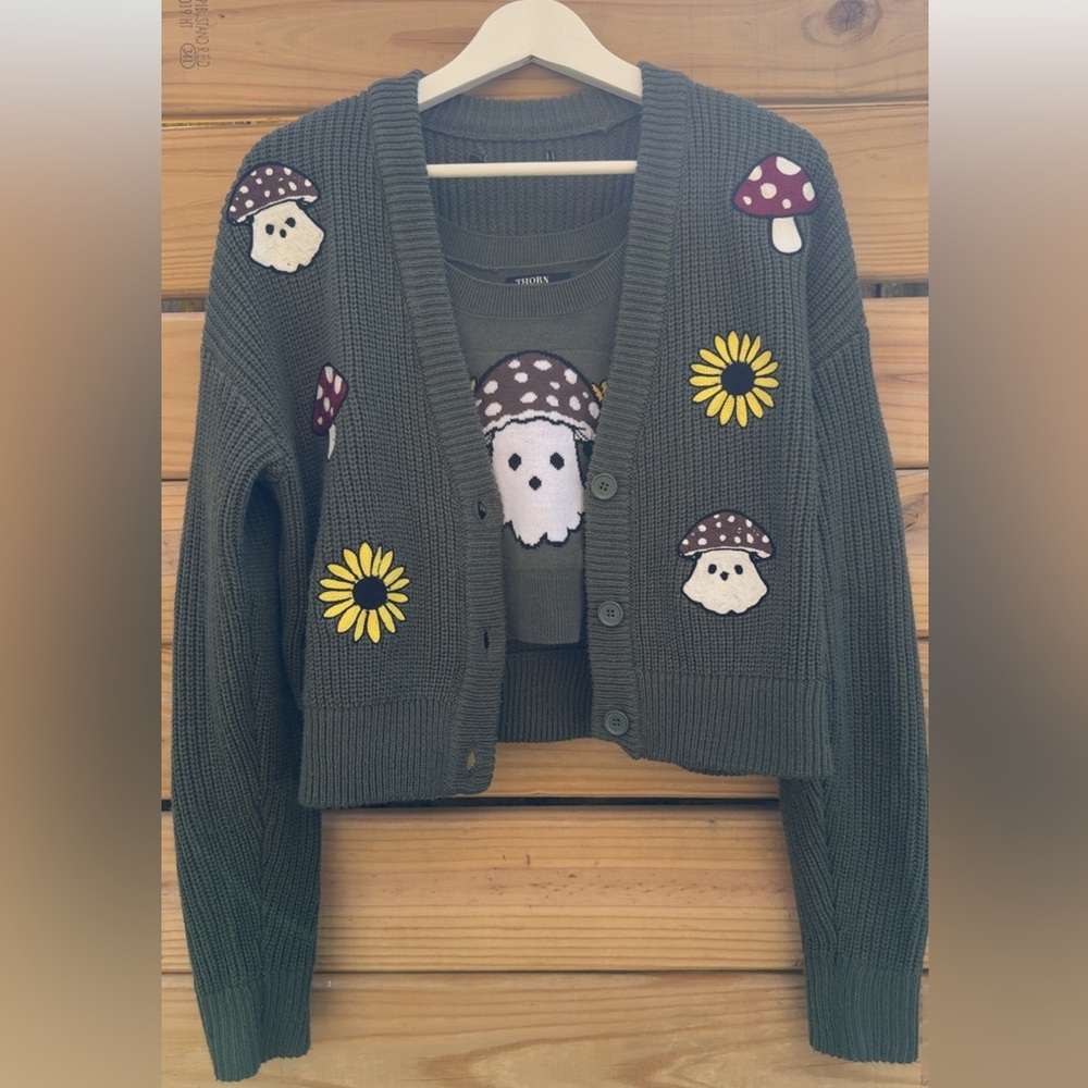 Green Cardigan with Whimsical Embroidery and Ribbed Knit